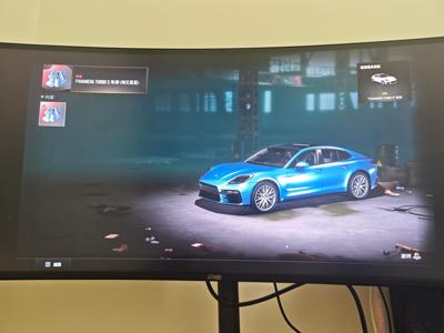 绝地求生（PUBG）两个成长枪皮一个保时捷蓝色皮