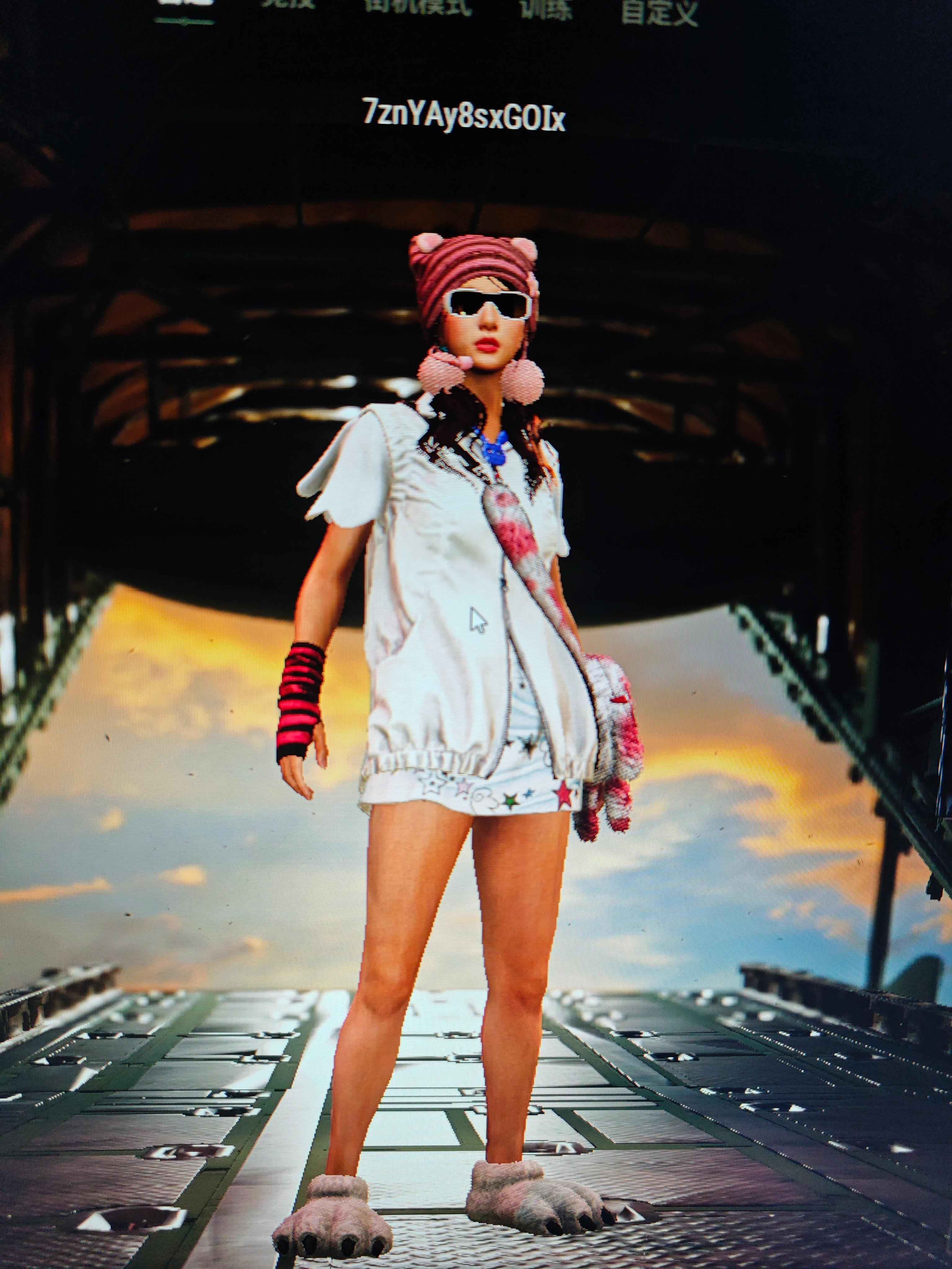 绝地求生（PUBG）成品女团三成长彩色烟雾弹