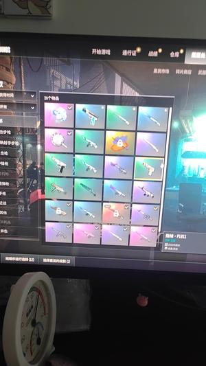 绝地求生（PUBG）三成长双烟枪皮