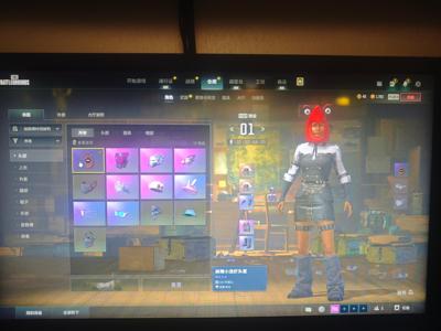 绝地求生（PUBG）有个女黑人土著，成品衣服很多