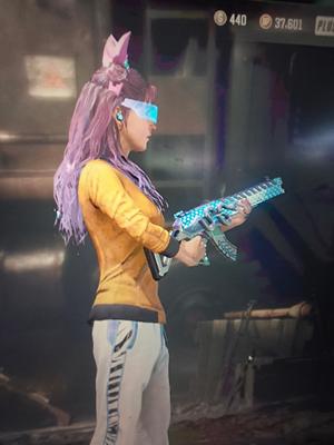 绝地求生（PUBG）生存等级32 名誉等级2 成长武器 究极 载具 枪皮五级白异色美杜莎猛虎98K粉电